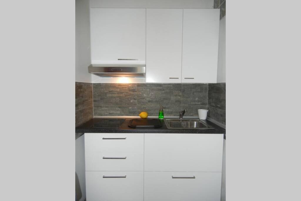 "Little Sicilian Home"-Room With A Private Bathroom & Kitchen -Fridge - And Shared A Beautiful Terrace On Hostel Taormina Center 외부 사진