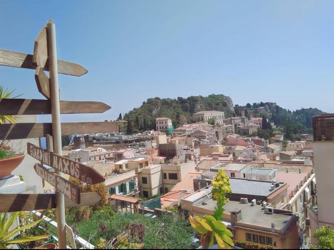 "Little Sicilian Home"-Room With A Private Bathroom & Kitchen -Fridge - And Shared A Beautiful Terrace On Hostel Taormina Center 외부 사진